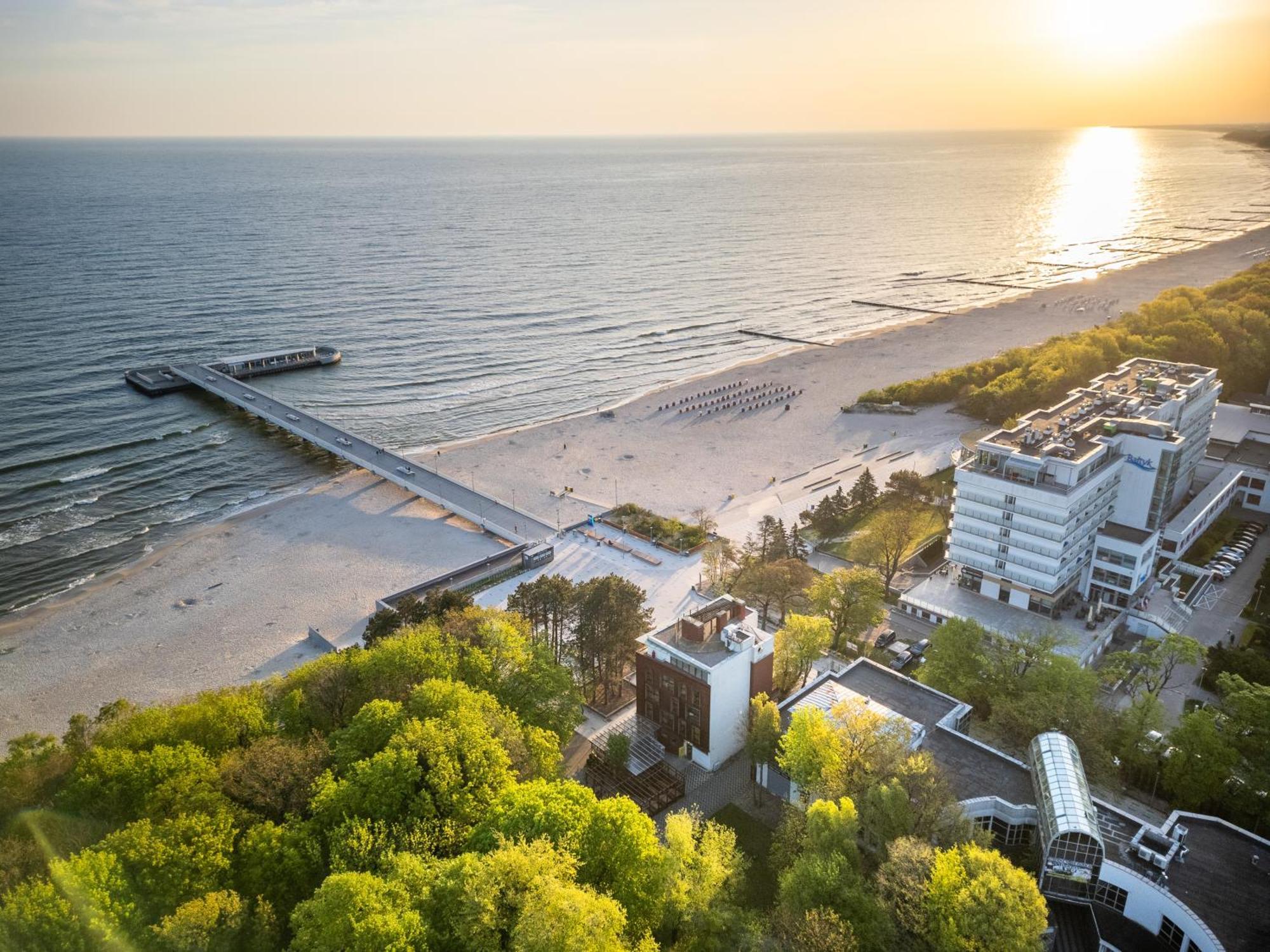 3L Apartments Willa Przy Molo Kołobrzeg Exteriör bild